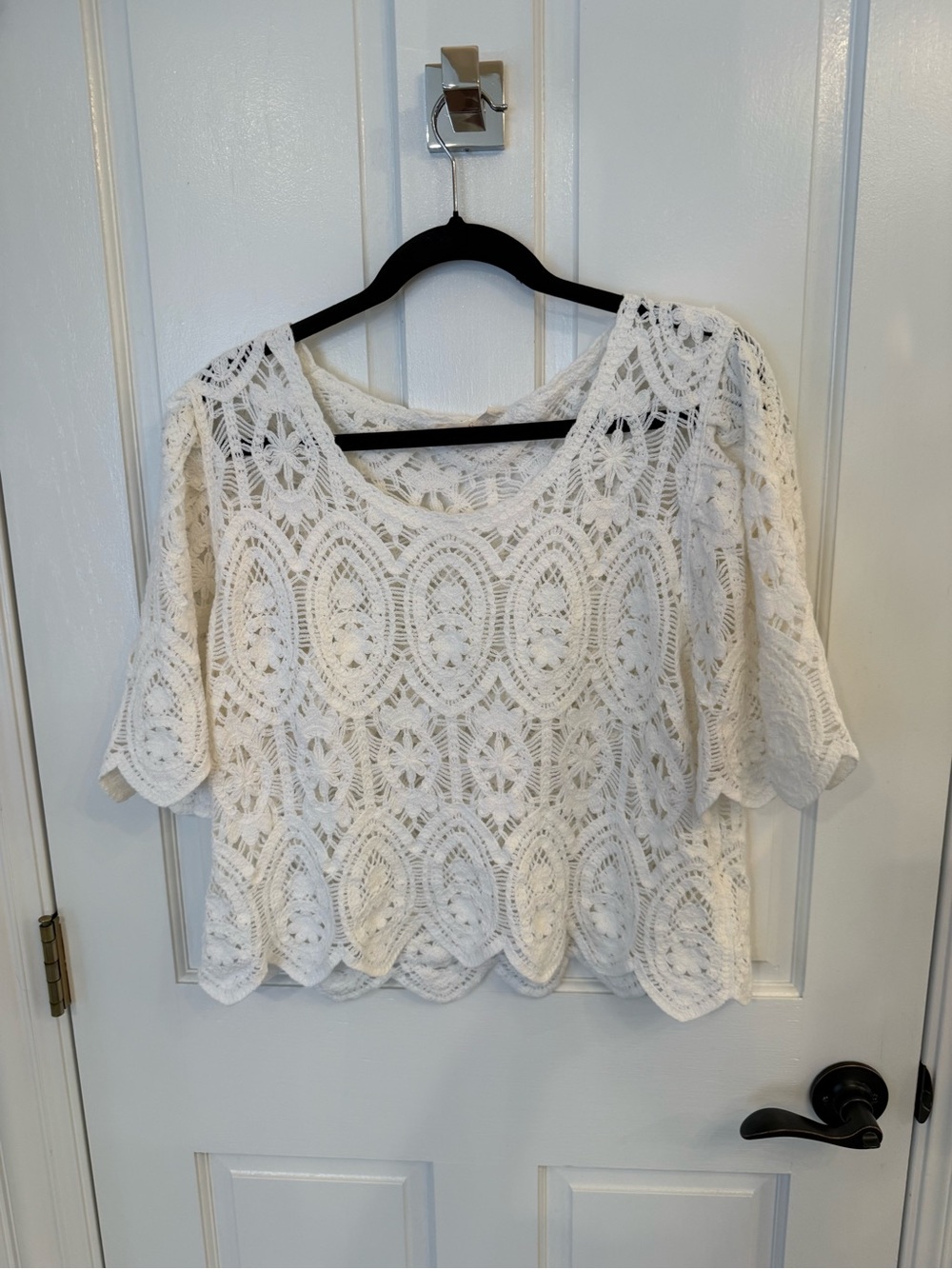 Solitaire White Lace Crochet Short Sleeve Top